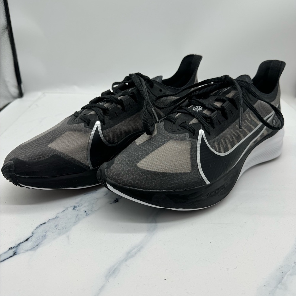 Nike Women’s Zoom Gravity Sz. 10